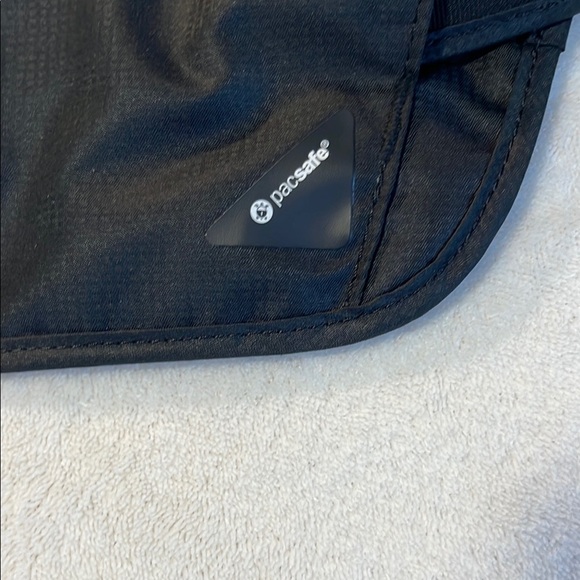 Pacsafe Midnight Black Belt Bag - Picture 2 of 6